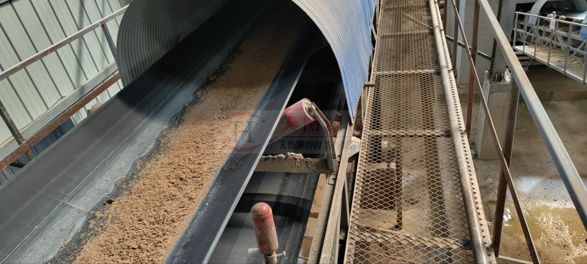 草莓视频91污現場